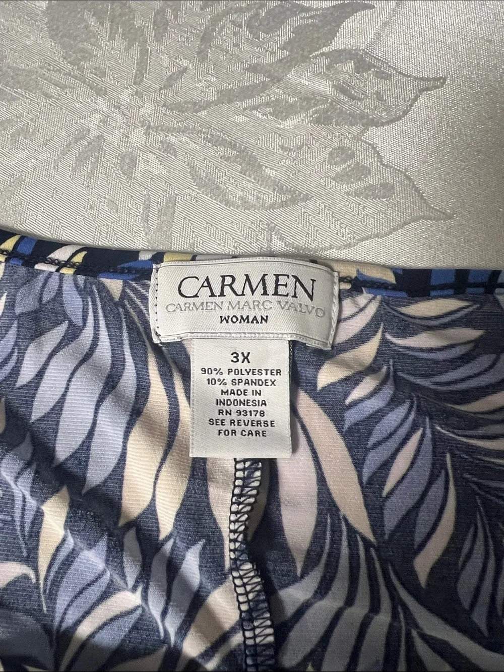 Carmen Marc Valvo Navy, Blue & Cream Leaf-Print Short Sleeve Top - Picture 7 of 8